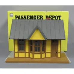Aristo-Craft 7200 G Scale Passenger Depot - Model Train Junction: Quality Parts and Art Supplies