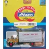 Athearn 91993 1:87 Scale Union Pacific Ford F-850 Box Van Truck - Model Train Junction: Quality Parts and Art Supplies