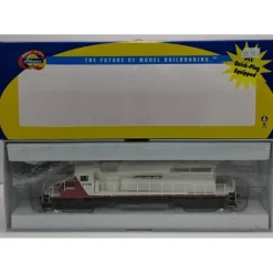 Athearn 95180 HO Scale SOO Line SD40-2 Powered Diesel Locomotive #775 - Model Train Junction: Quality Parts and Art Supplies