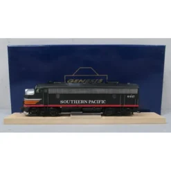 Athearn G22500 HO Southern Pacific EMD FP7A Diesel Locomotive w/Road Pilot #6447 - Model Train Junction: Quality Parts and Art Supplies
