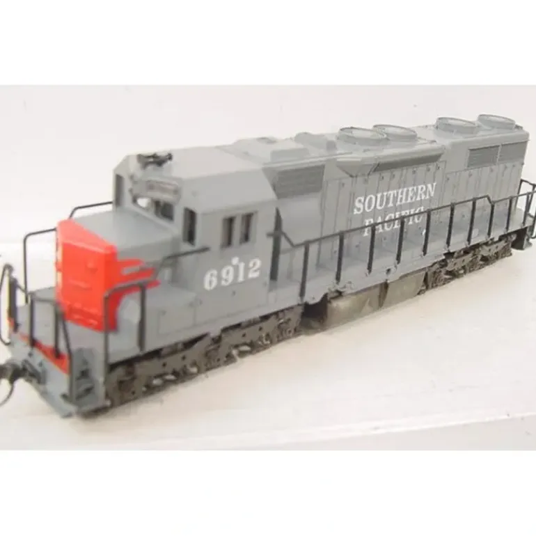 Atlas 6912 Southern Pacific SD35 Diesel Engine #6912 - Model Train Junction: Quality Parts and Art Supplies
