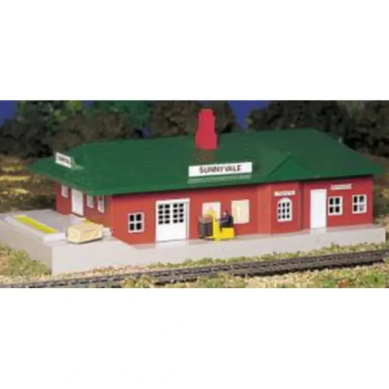 Bachmann 46217 HO Passenger Station w/Light Operating Accessories - Model Train Junction: Quality Parts and Art Supplies