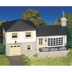 Bachmann 45213 HO Plasticville Split-Level House Kit - Model Train Junction: Quality Parts and Art Supplies