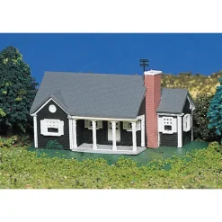 Bachmann 45814 N New England Ranch House Hand Decorate Pre-Assembled - Model Train Junction: Quality Parts and Art Supplies