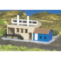 Bachmann 45902 N Plasticville Assembled Factory - Model Train Junction: Quality Parts and Art Supplies