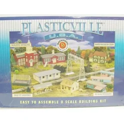Bachmann 45622 O Plasticville Two-Story House Kit - Model Train Junction: Quality Parts and Art Supplies