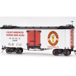Bachmann 27466 On30 Bricktown Brewery Billboard Reefer - Model Train Junction: Quality Parts and Art Supplies