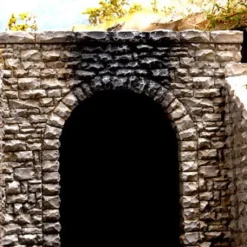 Chooch Enterprises 9760 N Single-Track Random Stone Tunnel Portal 2-Piece Set - Model Train Junction: Quality Parts and Art Supplies