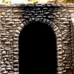Chooch Enterprises 9940 O Single-Track Cut Stone Tunnel Portal - Model Train Junction: Quality Parts and Art Supplies