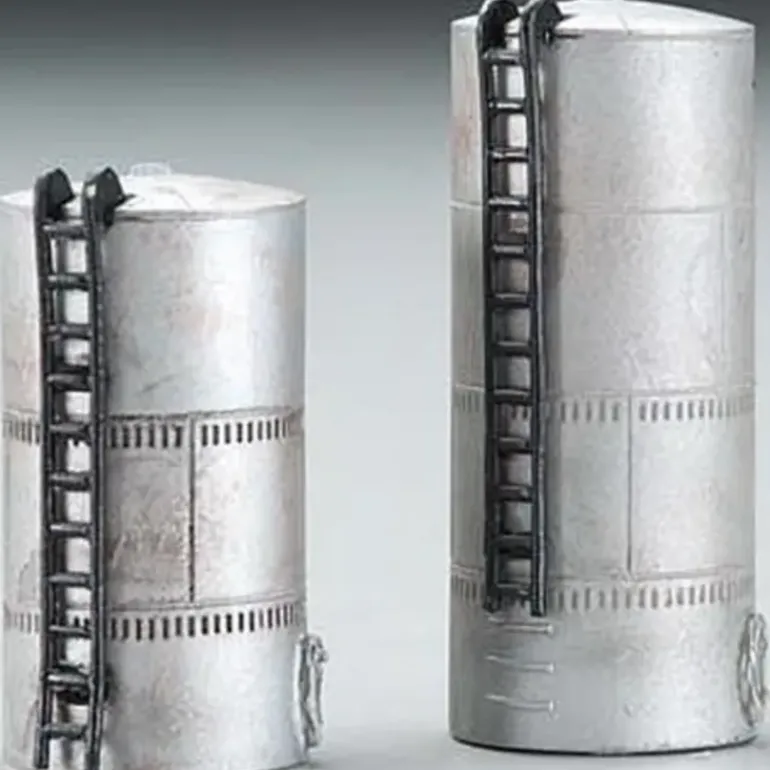 Imex 6354 N Tall & Medium Oil Storage Tank - Model Train Junction: Quality Parts and Art Supplies