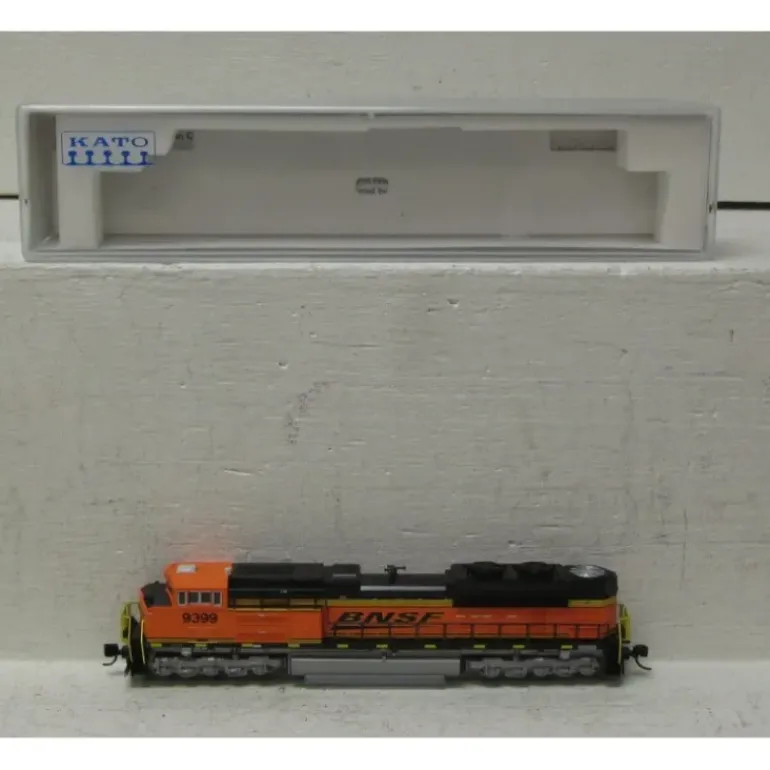 Kato 176-8419 N Scale BNSF EMD SD70ACe Diesel Locomotive #9399 LN/Box - Model Train Junction: Quality Parts and Art Supplies