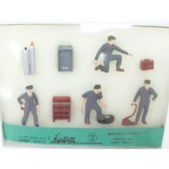 Kramer A43 O Service Station Guys & Accessories Figures (Set of 11) - Model Train Junction: Quality Parts and Art Supplies