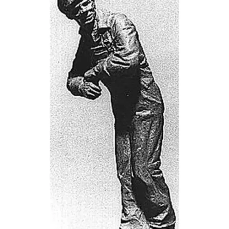 LaBelle 7502 N Engineer & Fireman Figures (Set of 2) - Model Train Junction: Quality Parts and Art Supplies