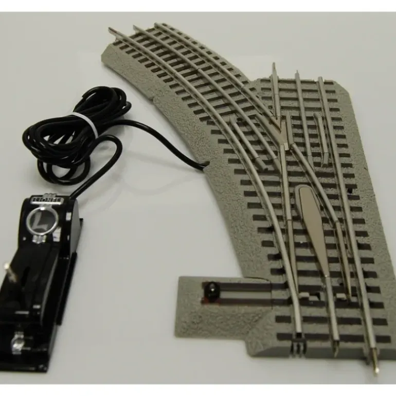 Lionel 6-16824 O36 FasTrack Command Control Left Hand Switch Turnout - Model Train Junction: Quality Parts and Art Supplies