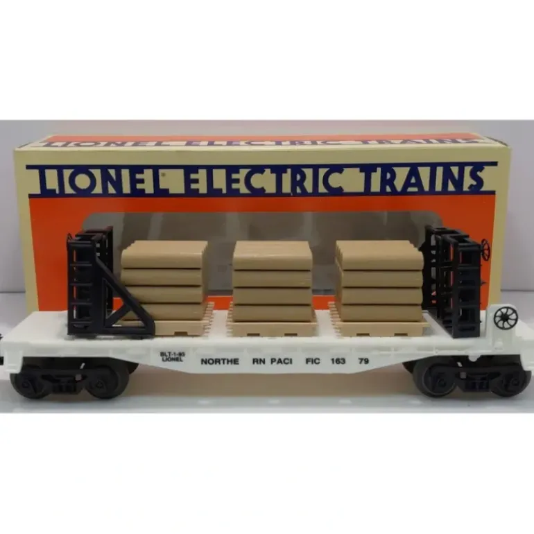 Lionel 6-16379 O Gauge Northern Pacific Flatcar w/ Wood Load LN/Box - Model Train Junction: Quality Parts and Art Supplies