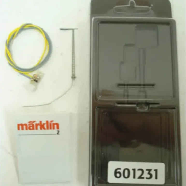Marklin 601231 Z Station Light on a Standard Catenary Mast - Model Train Junction: Quality Parts and Art Supplies
