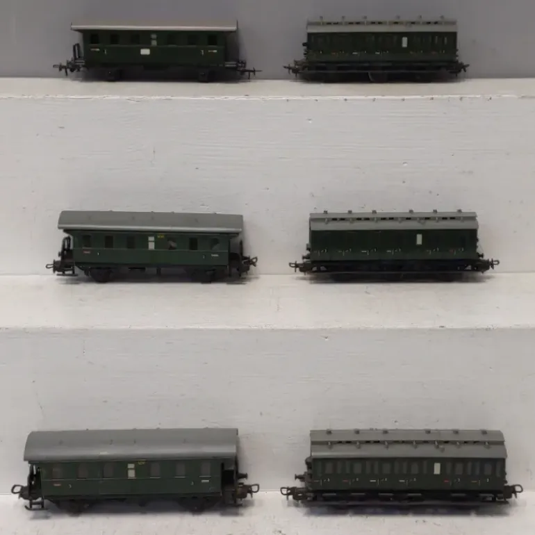 Marklin Vintage HO Scale Assorted Passenger Cars: 3291, 330 [6] VG - Model Train Junction: Quality Parts and Art Supplies