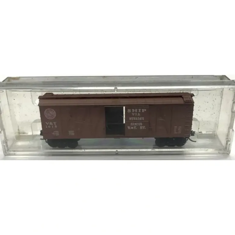 Micro-Trains 02800010 N Virginia & Truckee 40' Outside Braced Boxcar #1015 LN/Box - Model Train Junction: Quality Parts and Art Supplies