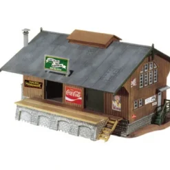 Model Power 775 HO Scale Built-up 1940 Era Railroad Depot - Model Train Junction: Quality Parts and Art Supplies