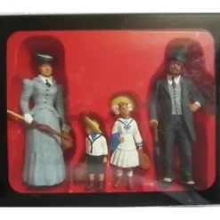 Preiser 45062 G Standing Family Figures (Set of 4) - Model Train Junction: Quality Parts and Art Supplies