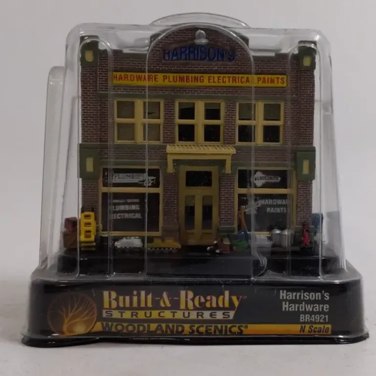 Woodland Scenics BR4921 N Built-&-Ready Harrison's Hardware Building - Model Train Junction: Quality Parts and Art Supplies