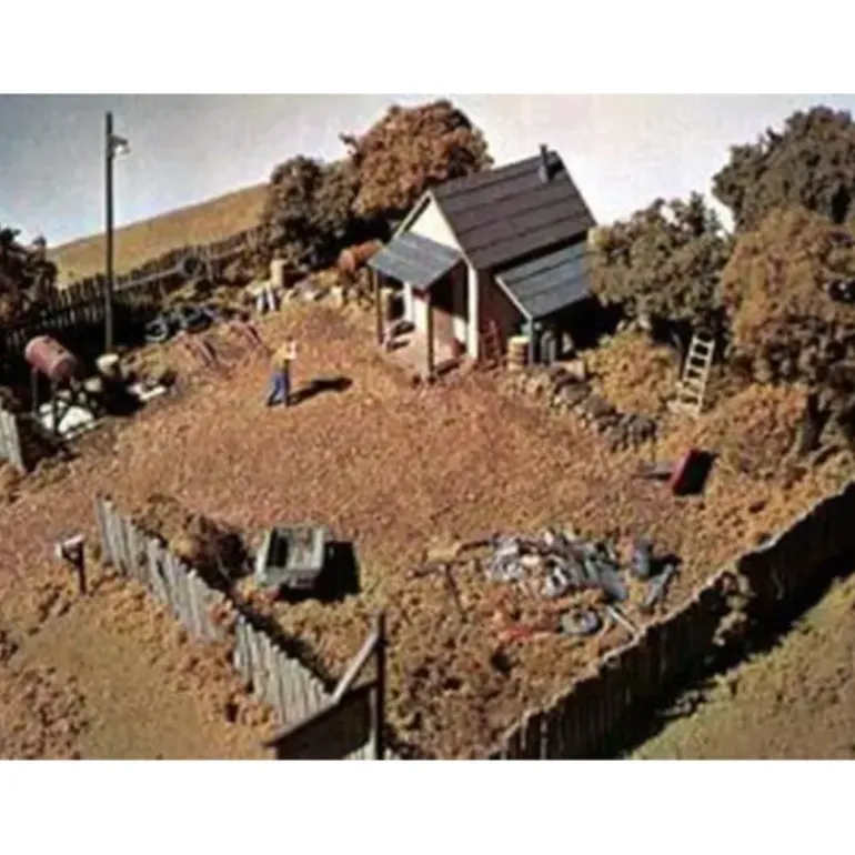 Woodland Scenics S130 HO Smiley's Tow Service Building Kit - Model Train Junction: Quality Parts and Art Supplies